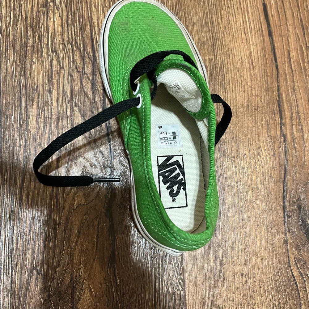 Vans Green Sneakers with Black Laces and White Soles - Picture 6 of 7